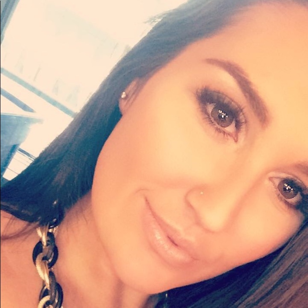 Meet your Posher, Sheri